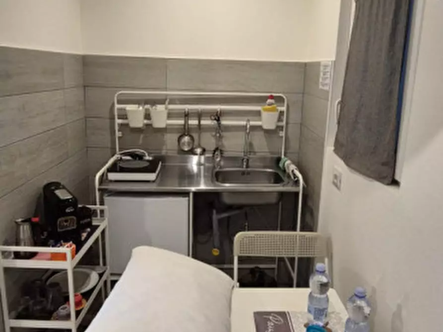 Immagine 7 di Appartamento in vendita  in Via Giambattista Borghesi n.8 a Parma