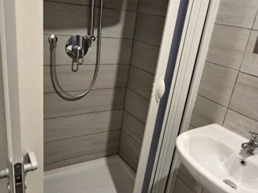 Immagine 12 di Appartamento in vendita  in Via Giambattista Borghesi n.8 a Parma