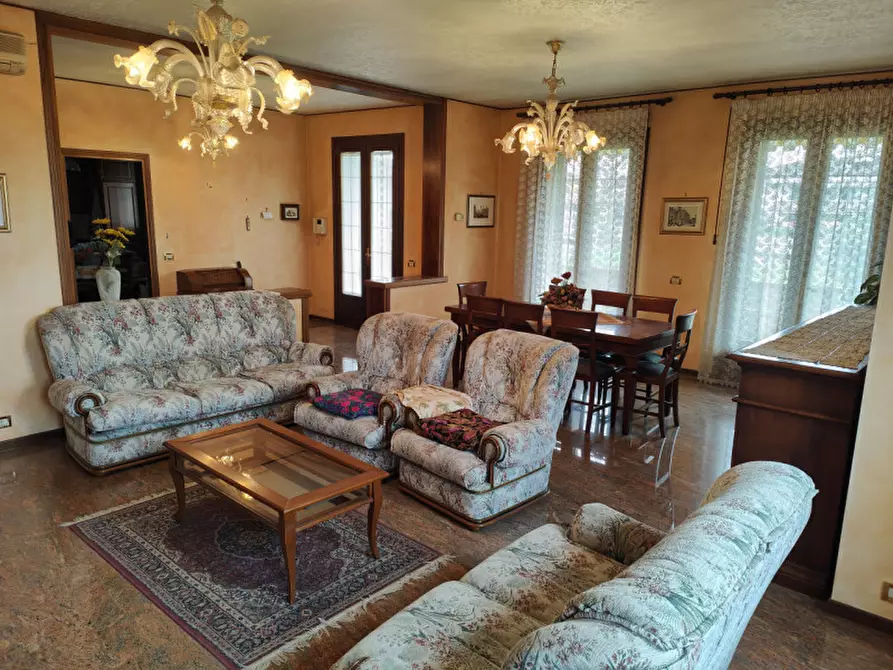 Immagine 2 di Villa in vendita  in Via Montà a Padova