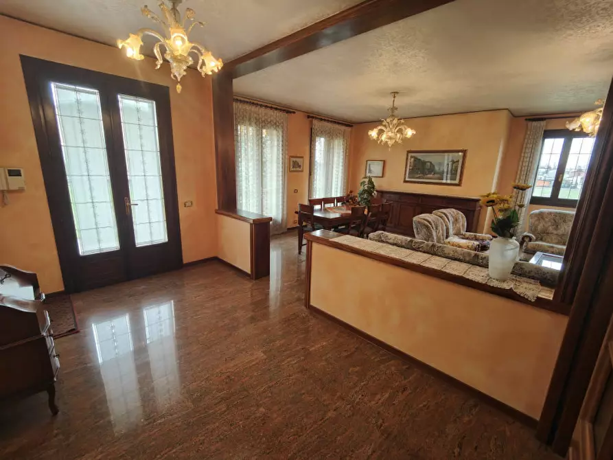 Immagine 6 di Villa in vendita  in Via Montà a Padova