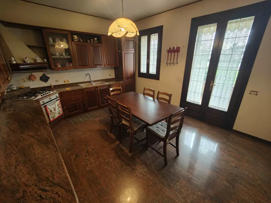 Immagine 9 di Villa in vendita  in Via Montà a Padova