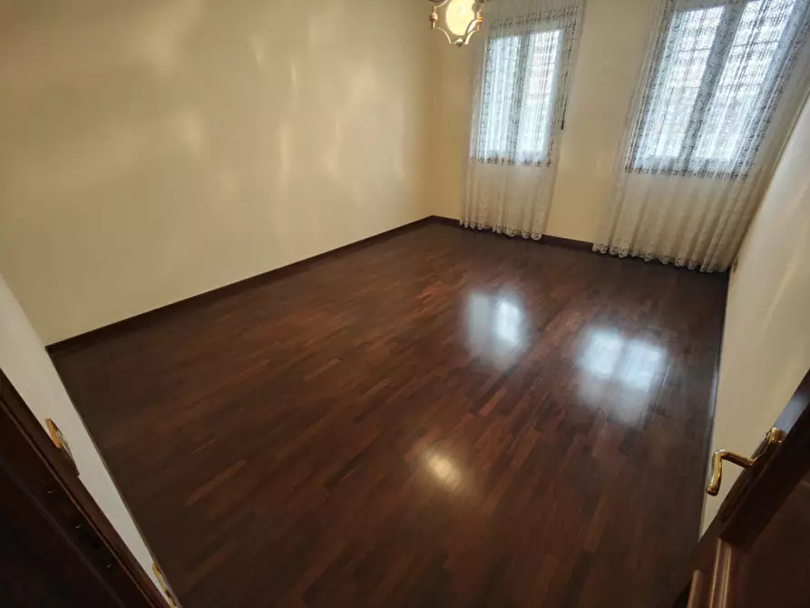 Immagine 17 di Villa in vendita  in Via Montà a Padova