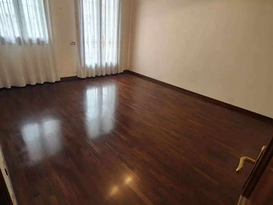 Immagine 21 di Villa in vendita  in Via Montà a Padova