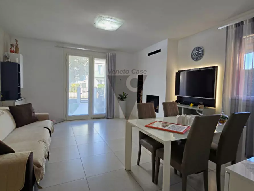 Immagine 2 di Casa trifamiliare in vendita  in Via Napoli 17 a Camponogara