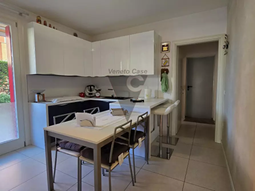 Immagine 3 di Casa trifamiliare in vendita  in Via Napoli 17 a Camponogara