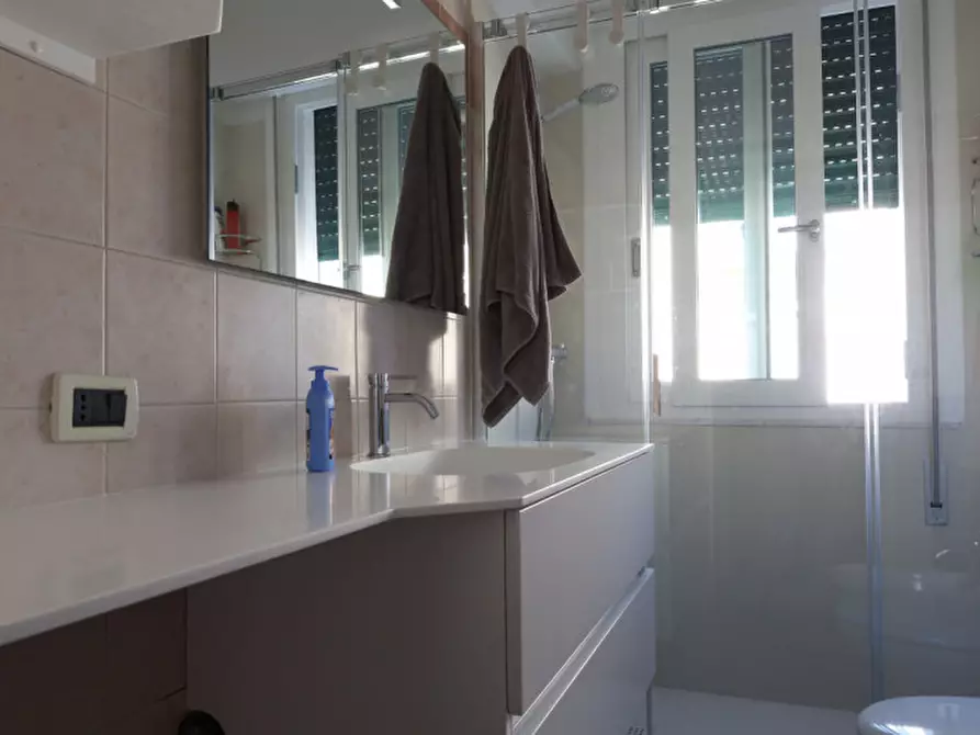 Immagine 10 di Camera in affitto  in via ziggiotti a Vicenza