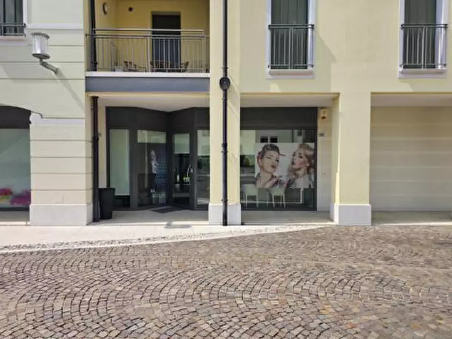 Immagine 1 di Negozio in vendita  in Via Camucina, 25 a Portogruaro