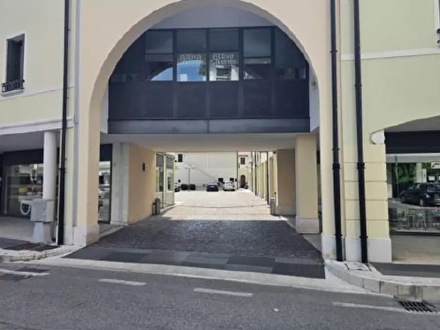 Immagine 2 di Negozio in vendita  in Via Camucina, 25 a Portogruaro