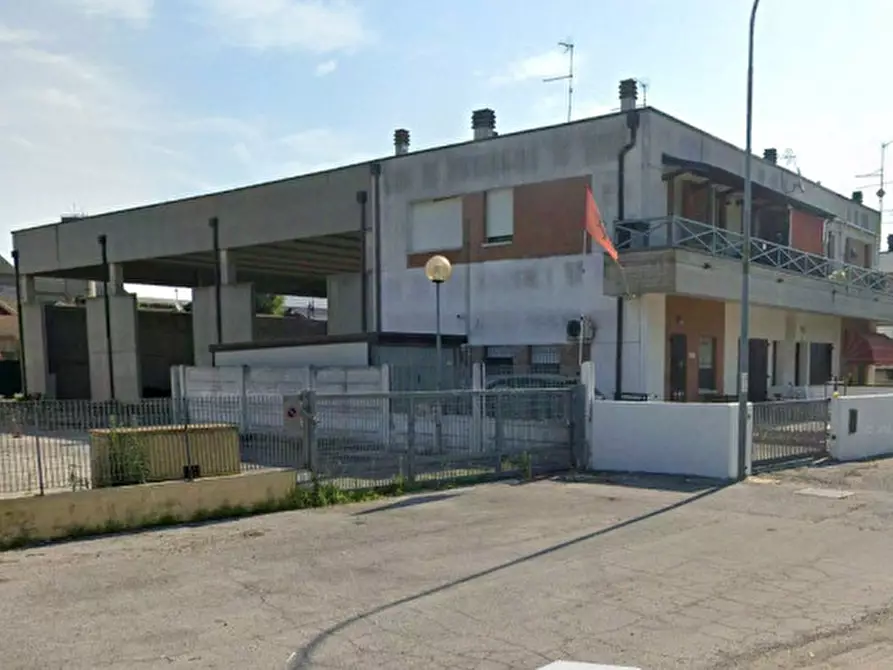 Immagine 15 di Capannone industriale in vendita  in compagnoni 23 a Tresignana