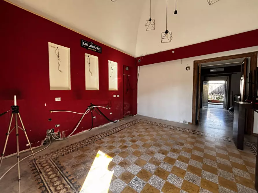 Immagine 2 di Negozio in vendita  in VIA NAZIONALE 748 a Torre Del Greco