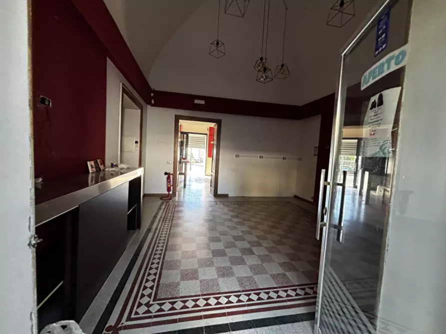 Immagine 8 di Negozio in vendita  in VIA NAZIONALE 748 a Torre Del Greco