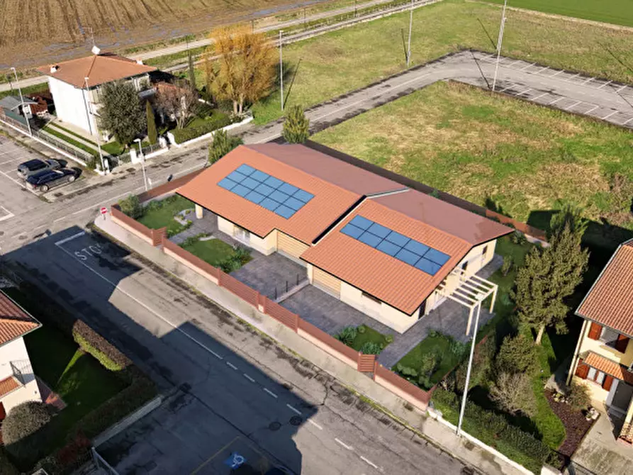 Immagine 1 di Villa in vendita  a Pralboino