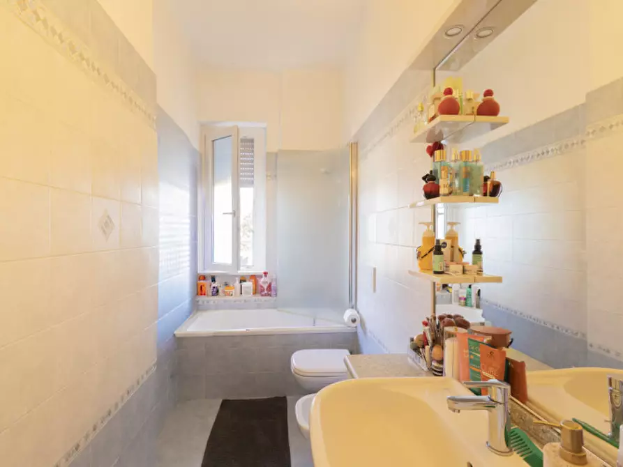 Immagine 10 di Appartamento in vendita  in Viale Vittorio Veneto 20 a Borgosesia