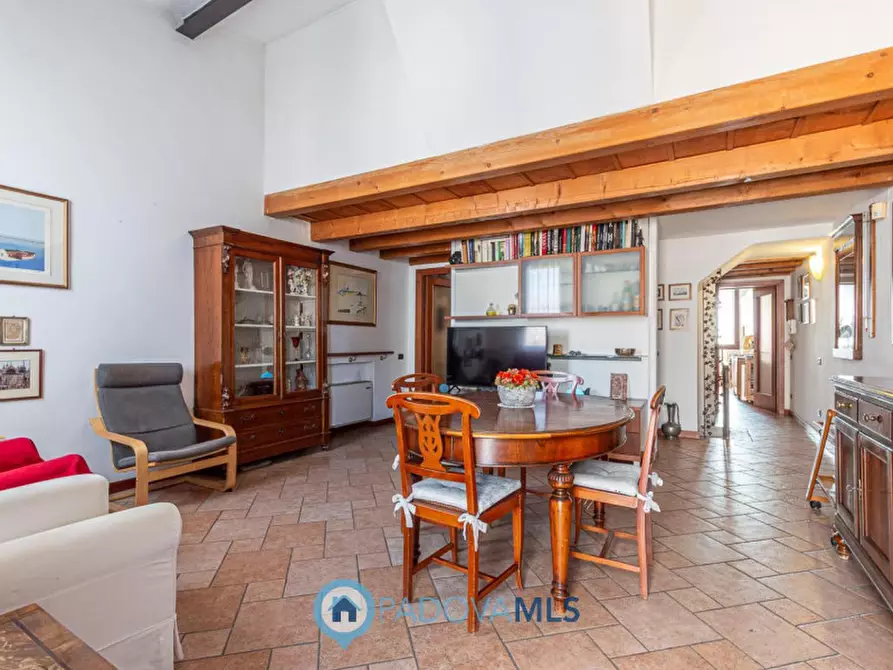 Immagine 3 di Appartamento in vendita  in via Roma 90 a Padova