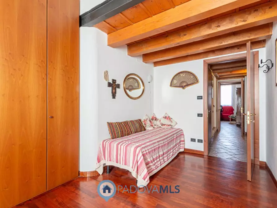 Immagine 7 di Appartamento in vendita  in via Roma 90 a Padova