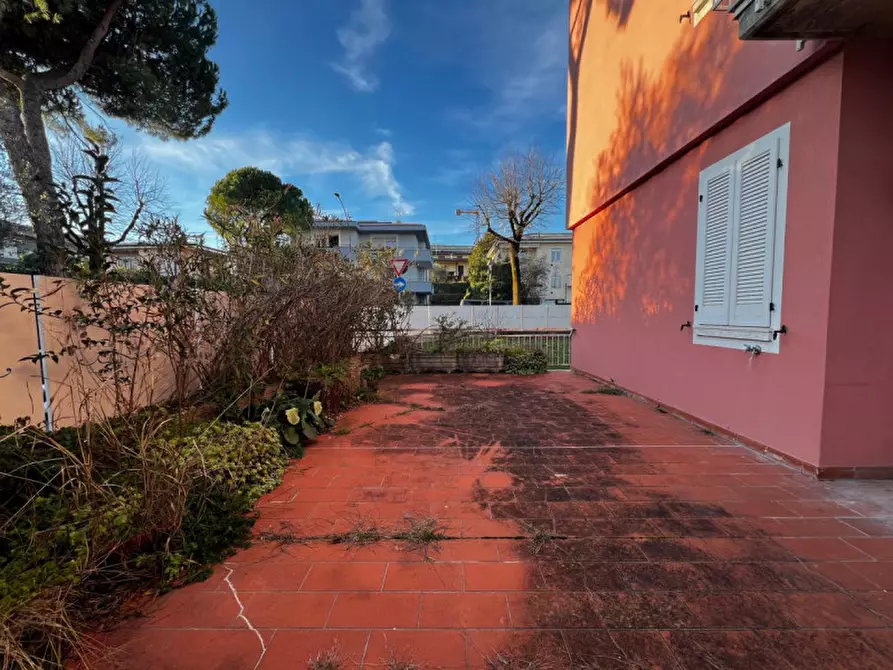 Immagine 5 di Appartamento in vendita  a Desenzano Del Garda