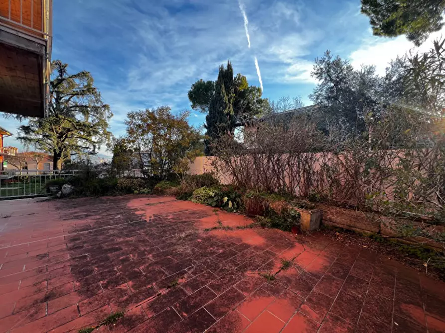 Immagine 6 di Appartamento in vendita  a Desenzano Del Garda