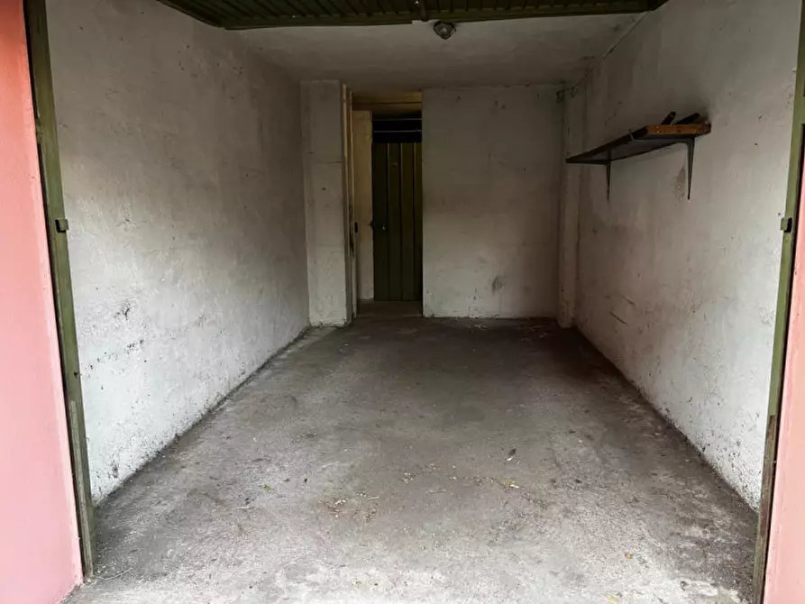 Immagine 19 di Appartamento in vendita  a Desenzano Del Garda