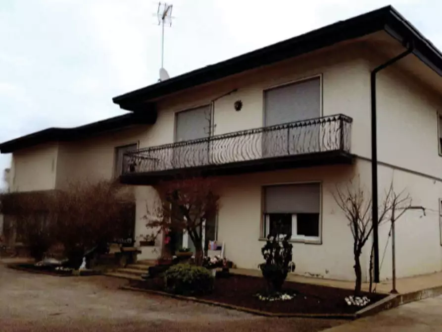 Immagine 1 di Casa indipendente in vendita  in Via Guizze San Pietro, 32 a Camposampiero