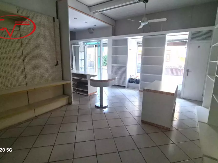 Immagine 3 di Negozio in affitto  in Mercatale Valdarno a Montevarchi