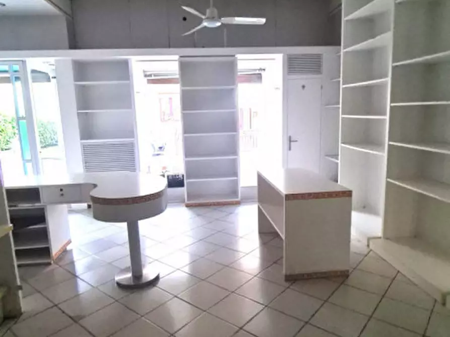 Immagine 5 di Negozio in affitto  in Mercatale Valdarno a Montevarchi