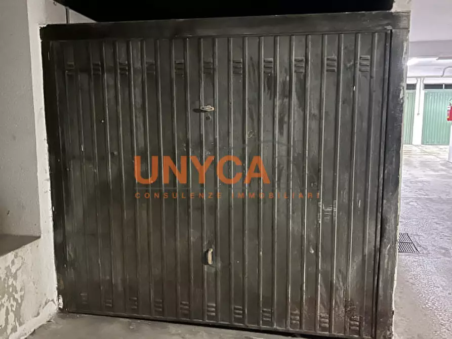 Immagine 1 di Garage in vendita  in Piazza del Popolo a Verona