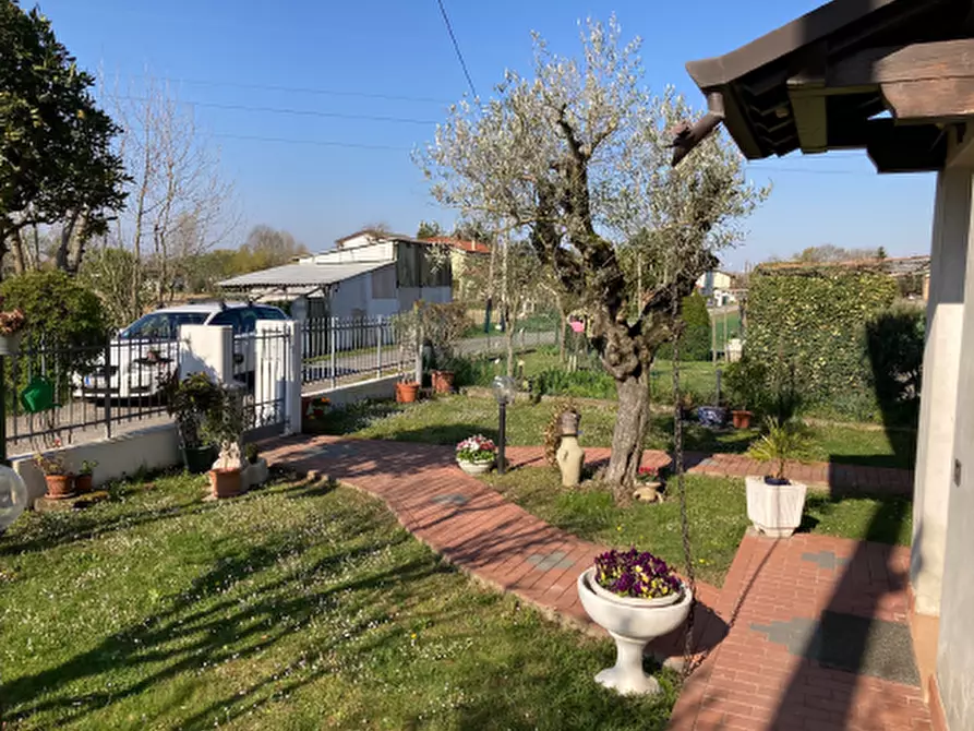 Immagine 3 di Appartamento in vendita  in Via Palmanova, 18 a Venezia