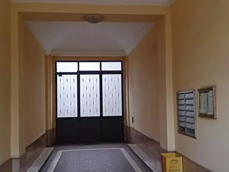 Immagine 1 di Magazzino in vendita  in Via Beaulard 31 a Torino