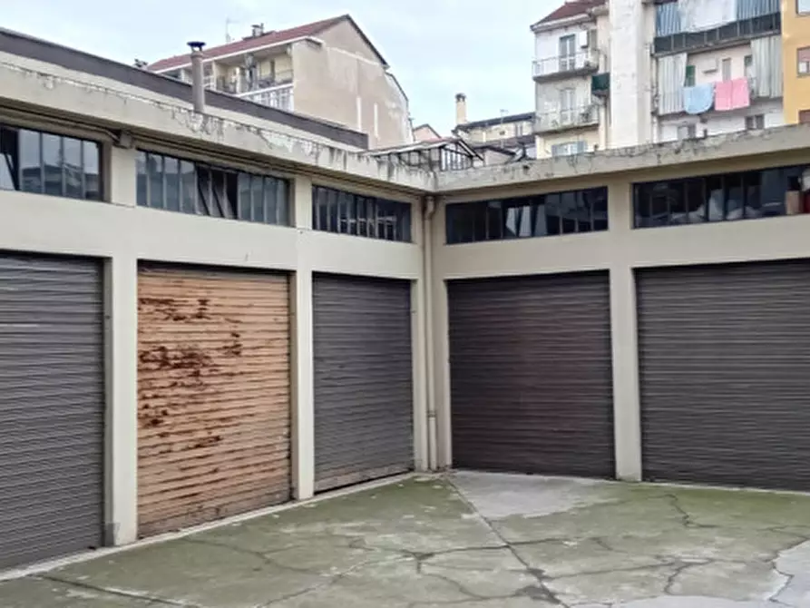 Immagine 2 di Magazzino in vendita  in Via Beaulard 31 a Torino