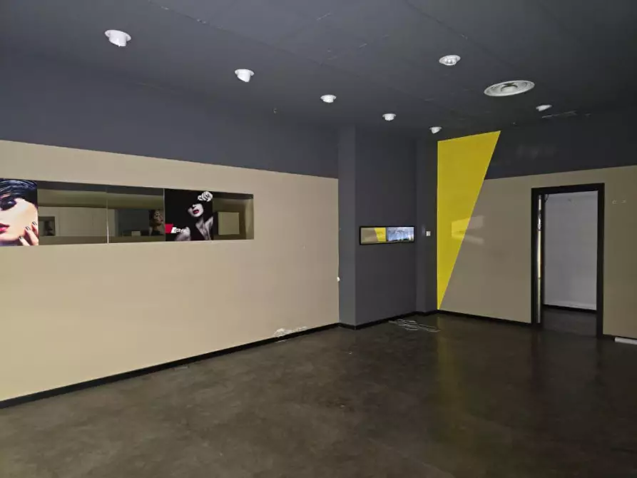 Immagine 5 di Negozio in vendita  in Via Orlando Scavazza, 1769, 45020 Giacciano con Baruchella RO, Italia a Giacciano Con Baruchella