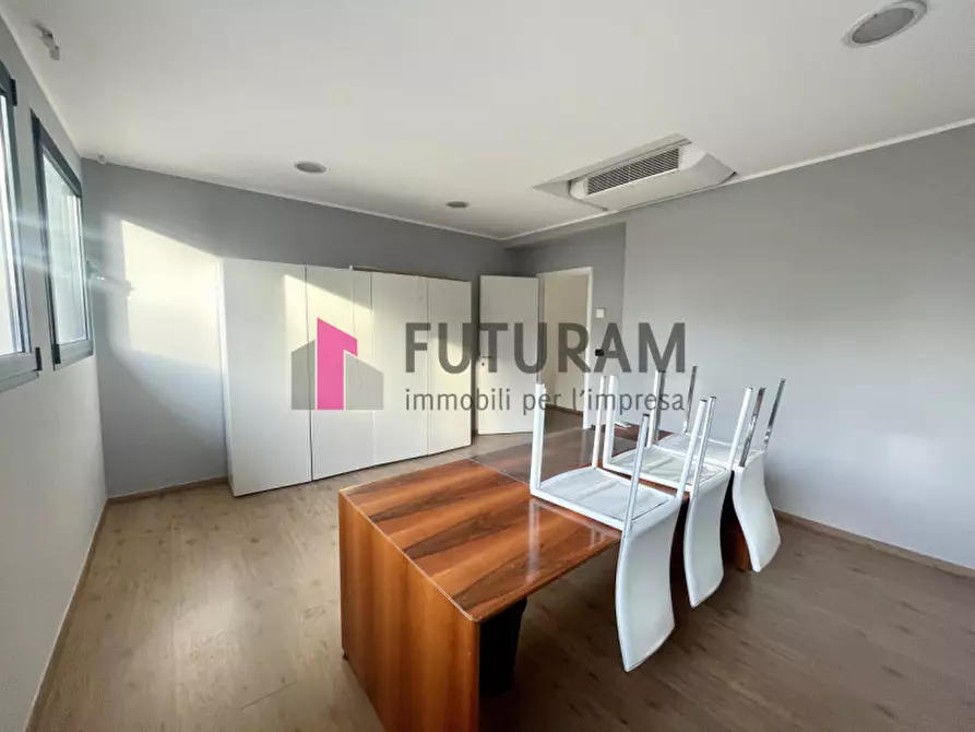 Immagine 8 di Ufficio in affitto  in VIA LONGHIN 1 a Padova