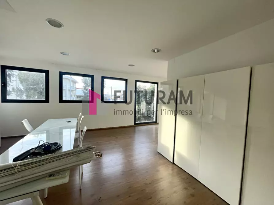 Immagine 10 di Ufficio in affitto  in VIA LONGHIN 1 a Padova