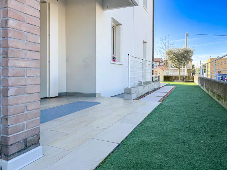 Immagine 20 di Appartamento in vendita  in Via Feltrina a Trevignano