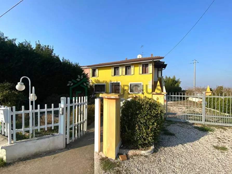 Immagine 1 di Casa indipendente in vendita  in Via Piazza S. Marco a Boschi Sant'anna
