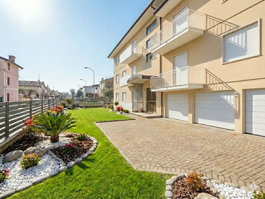 Immagine 7 di Appartamento in vendita  in Zona Perara a Altavilla Vicentina