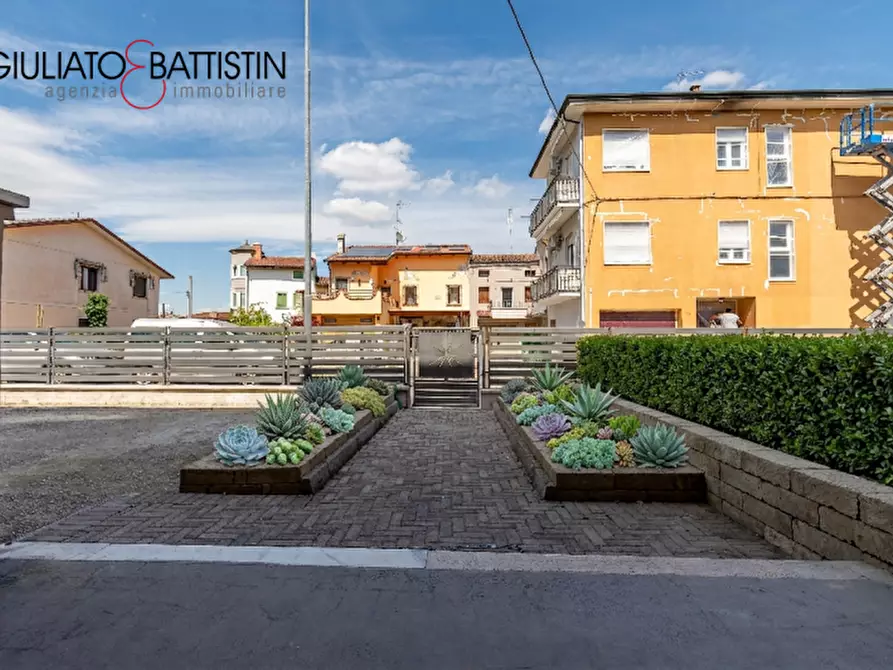 Immagine 10 di Appartamento in vendita  in ZONA PERARA a Altavilla Vicentina