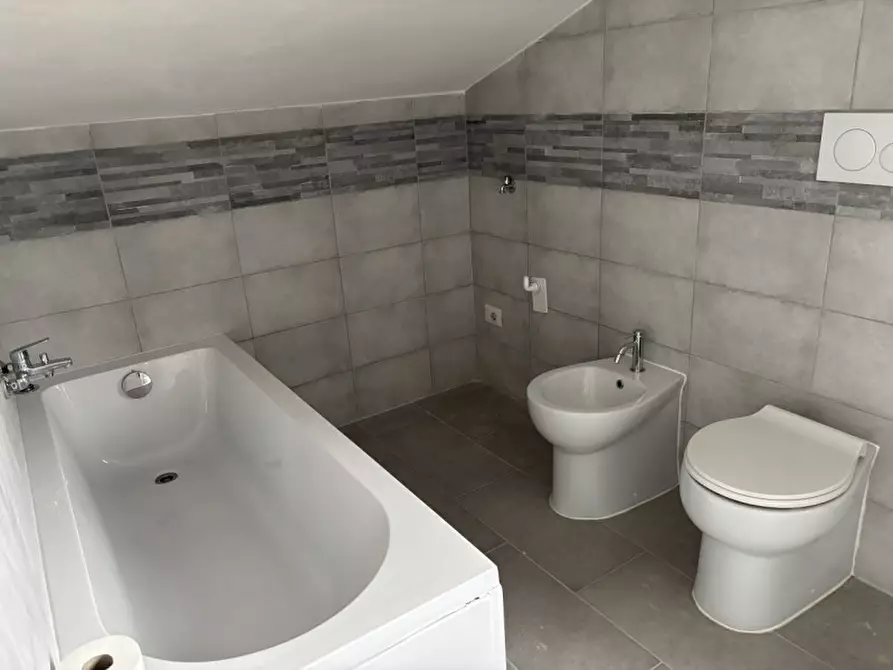 Immagine 12 di Appartamento in affitto  in via petrarca 68 a Rho