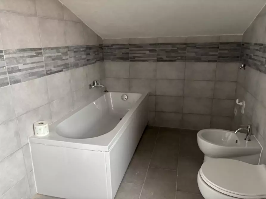 Immagine 13 di Appartamento in affitto  in via petrarca 68 a Rho