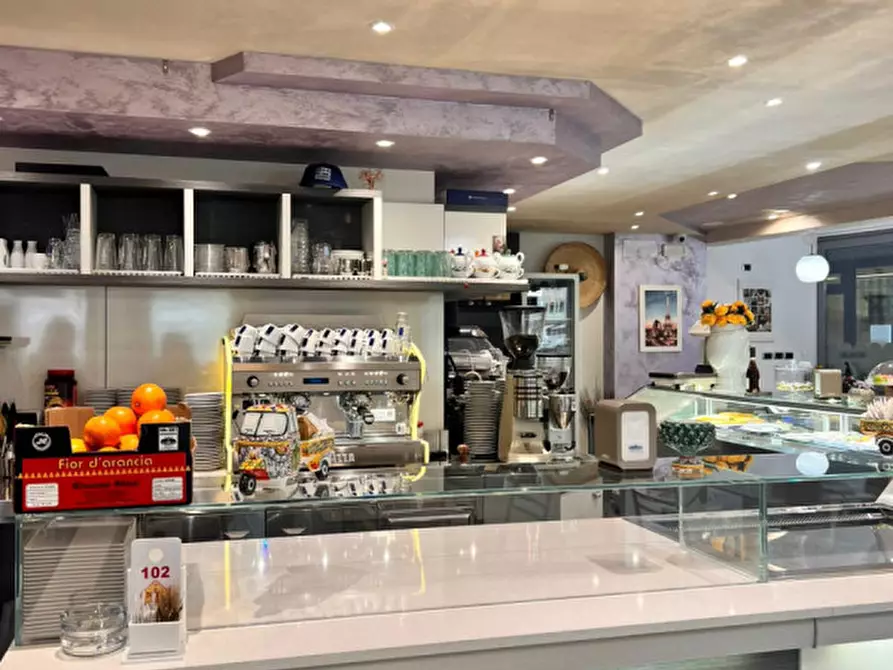 Immagine 5 di Attività commerciale in vendita  in piazza Italia, 33 a Maniago