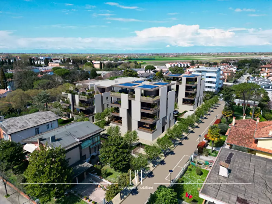 Immagine 15 di Appartamento in vendita  in Via Gaetano Donizetti a Jesolo