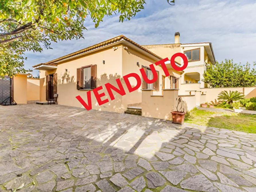 Immagine 1 di Casa bifamiliare in vendita  in Via delle Tartarughe 17 a Fiumicino