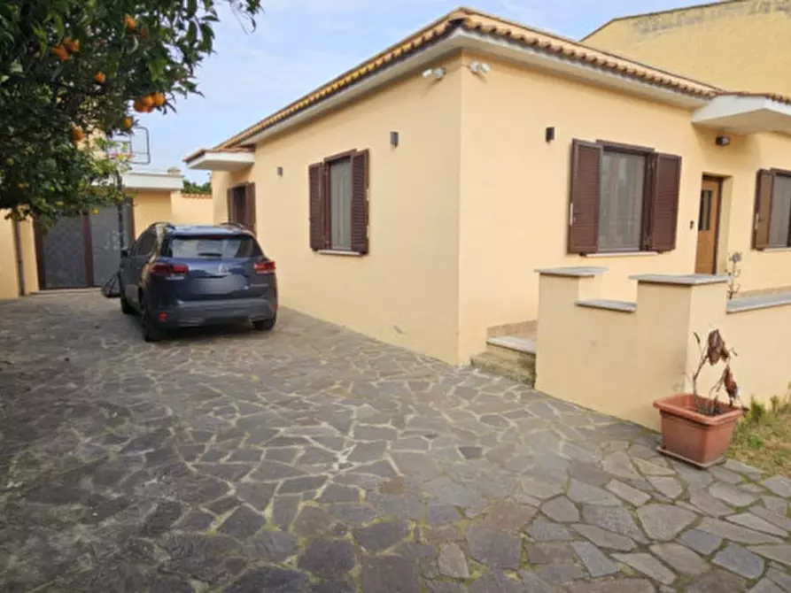 Immagine 1 di Casa bifamiliare in vendita  in Via delle Tartarughe 17 a Fiumicino
