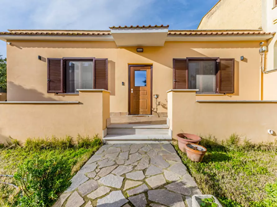 Immagine 2 di Casa bifamiliare in vendita  in Via delle Tartarughe 17 a Fiumicino