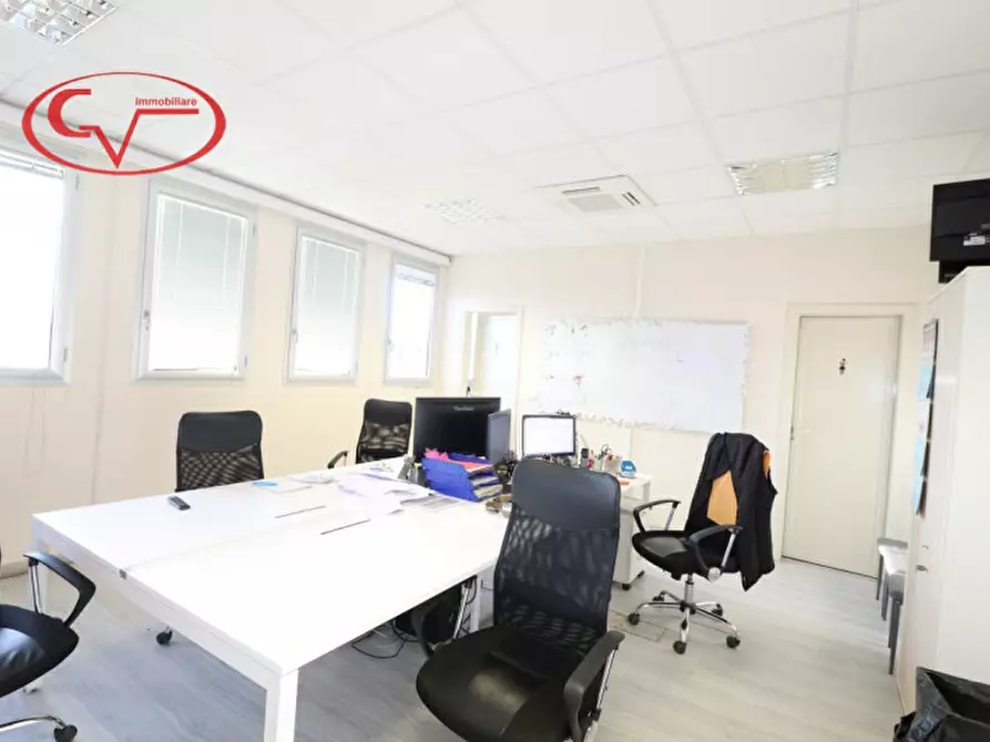 Immagine 13 di Laboratorio in vendita  in Terranuova Bracciolini a Terranuova Bracciolini