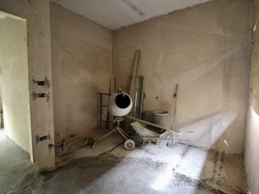 Immagine 4 di Appartamento in vendita  in Via Adriano Zarini a Prato