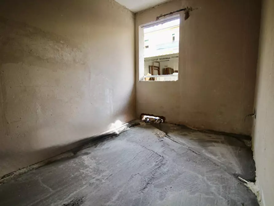 Immagine 6 di Appartamento in vendita  in Via Adriano Zarini a Prato