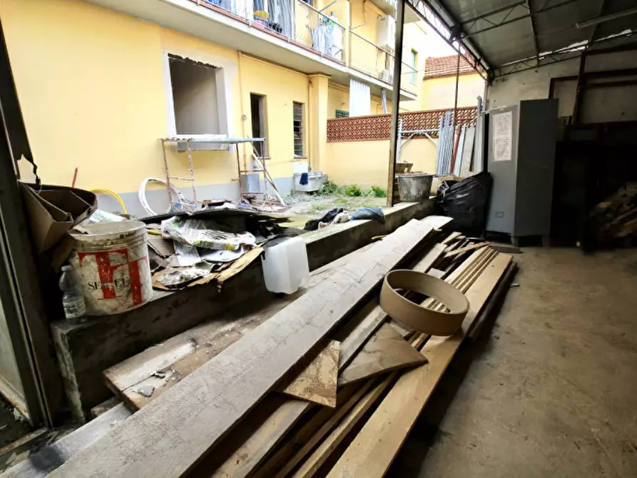 Immagine 10 di Appartamento in vendita  in Via Adriano Zarini a Prato