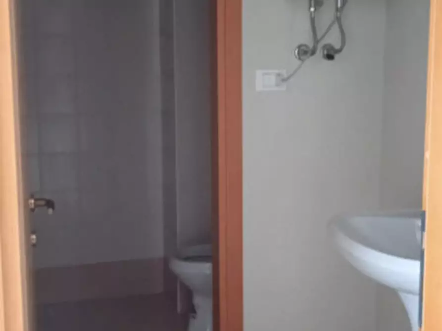 Immagine 2 di Ufficio in affitto  a Roveredo In Piano