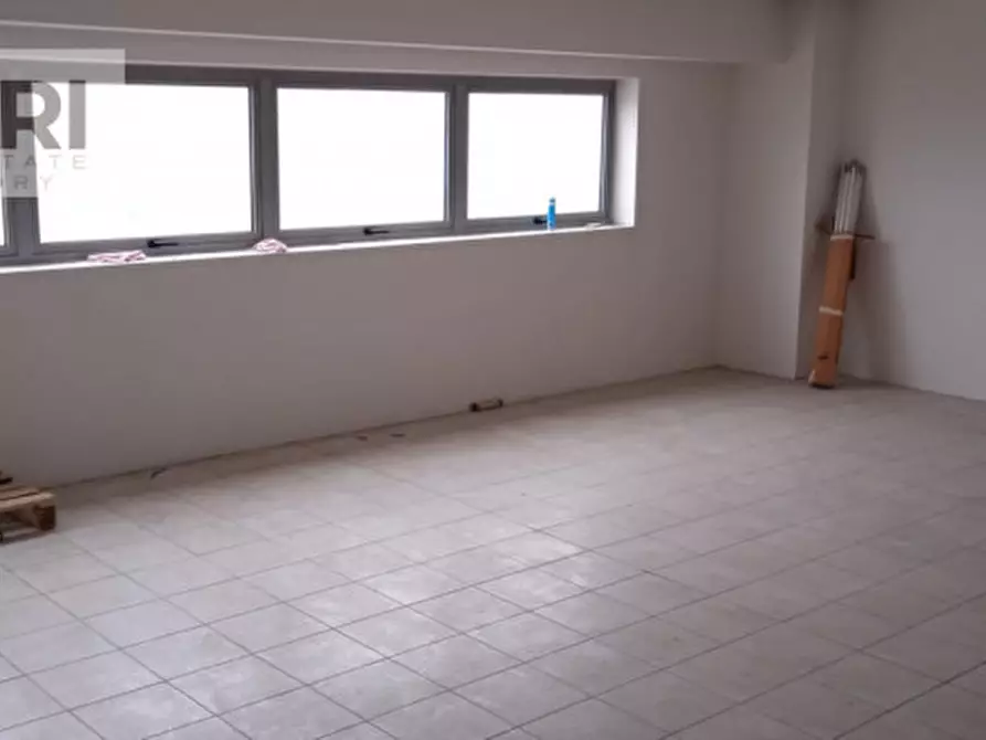 Immagine 4 di Ufficio in affitto  a Roveredo In Piano