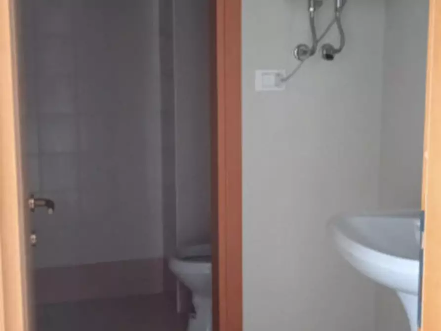 Immagine 2 di Ufficio in affitto  a Roveredo In Piano